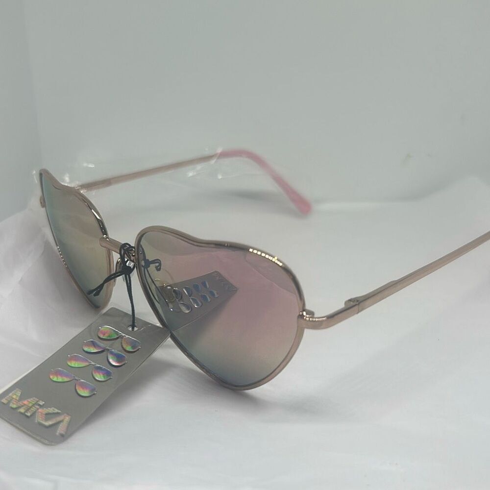 Heart-Shaped Sunglasses – Mirrored Lenses, Gold Frame
